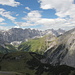 Aufstieg vom Gramai Alm Hochleger zum Sonnjoch - Blick nach Südwesten: Karwendel-Hauptkette, rechts Gamsjoch