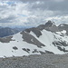 Im Abstieg von der Westlichen Ödkarspitze Blick über den Gratverlauf zur Marxenkarspitze. Die Graterhebung, die links aus dem Bild reicht umgingen wir nördlich durch den Schnee.