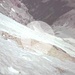 Beim frühsommerlichen Aufstieg zur Birkkarspitze löst im Schlauchkar auf etwa 2400m ein Absteiger einen Sulzschneeabrutsch aus. Unmittelbar vor uns floss dieser ins Kar hinab.