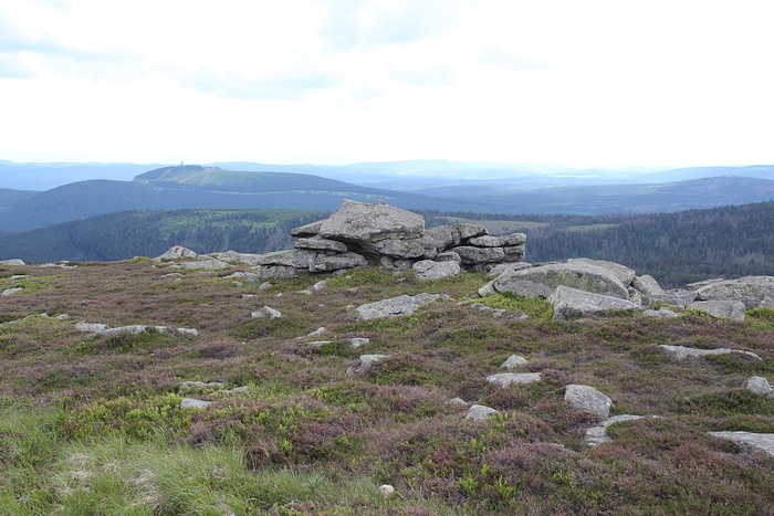 Gipfelbereich Brocken (Brockenplateau) - Blick nach... [hikr.org]