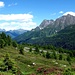 Alpe di Pesciora, im Hintergrund Poncione di Vespero und Il Madone