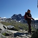 Titti al Passo di Val Fredda, dietro di lei il Cornone Blumone.