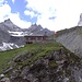 Gletscherhorn (2805m), [peak10123 Zwölfihorn] und [hut6460 Martinsmadhütte] inkl. stilechtem Strommasten.