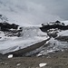 Dieses Bild zeigt die Mittelmoräne des Wildstrubelgletschers. Gemäss Plaisir Alpin sollte man rechts davon auf den Gletscher (siehe auch [http://www.hikr.org/gallery/photo524850.html nächste Bilder]). Ich würde jedoch links schon auf den Gletscher...