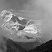 für einen Moment reisst der  Nebel auf Zermatter Breithorn