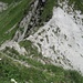 Verbindungsgrätli (mit steilem, grasigen Abstieg) zum Wannenstöckli-Gegenanstieg;
nach Führer könnte hier vom Grat aus nördlich in einem Kamin abgestiegen werden