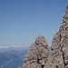 Alpinista in cima. Veduta dal Sentiero Cecilia.