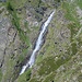 Spettacolare cascata formata dalle acque del Lago Bianco