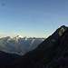 Weitblick aus der Westflanke des [peak2921 Fil Liung] zum [peak3636 Oberalpstock].
