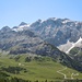 Der Blick weitet sich im Wank schnell: weit überm Karwendelhaus Birkkar- und Ödkarsp.