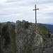 die letzten Meter durch Fels zum Gipfelkreuz - ALLEIN