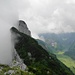 Die südliche Alpsteinkette stemmt sich gegen die aus dem Rheintal herandrückende Nebelwand.
