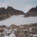 Schneehüenerstock (2945m) und Sassfirn. Über den kleinen Gletscher, der zwischen 2700m und 2780m überraschenderweise einige Spalten aufweist, steige ich in die Kröntenlücke (2832m) auf.