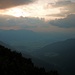 Seltsame Abendstimmung. Eschenlohe, dahinter die Hörnle-Gipfel.