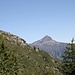 <b>Sguardo sul Pizzo di Claro (2727 m)</b>.