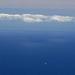 Blick vom Monte Senino aufs Meer mit einsamen Segelboot