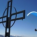 Gipfelkreuz des Druesberg - es fliegt !!!