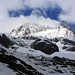 Foto vom der ersten Besteigungsversuch 2./3.6.2011:<br /><br />Das wolkenverhangene Nesthorn (3821m) frisch eingeschneit.