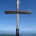 "Herr gib uns Deinen Segen" lautet die Inschrift auf dem schönen Gipfelkreuz