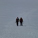 Ein seltenes Bild, nur zwei Berggänger am Abstieg vom Breithorn, ich und Ruedi erreichen das Breithornplateau.<br />(Bild von Silvan) 
