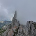 Auch der Lisengrat wirkt viel wilder, als er wirklich ist. Die Nebelwand beherrscht das Innere des Alpsteins. 