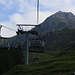 Gemütlich erreicht man den Ausgangspunkt Brunni mit einem Sessellift. Im Hintergrund ist der Rigidalstock (2593m).