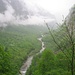 In salita verso la Val Calnègia. La cascata è lassù