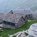                   CAPANNA CORNAVòSA
La Capanna Cornavòsa è una capanna alpina, situata nel comune di Lavertezzo, nel Canton Ticino, nella Val Pincascia nelle Alpi Lepontine a 1.991 m.s.l.m.
È un alpeggio di 7 cascine in disuso, una grande, e 6 piccole. La cascina più grande contiene la cucina che è sia a legna che a gas, un refettorio di 40 posti, e un dormitorio di 12 posti letto. Nelle altre più piccole vi sono: in una un dormitorio di 12 posti, in un'altra ci sono i servizi igienici e l'acqua, in una c'è un forno a legna, in un'altra un ripostiglio, e in un'altra un piccolo museo. Riscaldamento a legna, illuminazione con pannelli solari.
Traversate ad altre capanne
Fümegna 1 ora 
Alva 4 ore 
Borgna 5 ore 
Efra 5 ore 
Lèis 5,30 ore 




