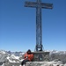 das mächtige Gipfelkreuz des Chersogno