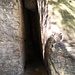 Höhle in der Nähe des Einstiegs der Starken Stiege: Gibt es hier einen Durchgang...?