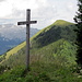 Gipfelkreuz Nünalpstock im Hintergrund Haglere