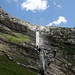 Wasserfall unter den Gletschermühlen der Plaun Segnas Sura