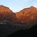Morgensonne an den Felsen des Uri-Rotstocks