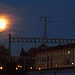 Auch über dem Bahnhof Kreuzlingen machte der Mond die Nacht zum Tage