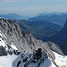 Eiger 3970m mit Mittellegi Grat. Rechts oben das Wetterhorn 3692m. 
