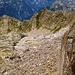 Tiefblick auf die lieblichen Seelein im oberen Talkessel des Monte Zucchero vom Grat aus