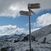 ... beinahe verspürt man die Kälte ...
(zu beachten die Orts- und Höhenangabe auf dem Wegweiser: "Ergishhorn 2550 m")