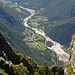 Auf dem Felsrücken seitlich des Vallone dei Russi - Tiefblick ins Maggia-Tal