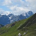 Vom Neuschnee angezuckert: Schwarze Wand (2917 m), Gschnitzer Tribulaun (2946 m) und Pflerscher Tribulaun (3097 m).