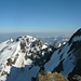 Aussicht vom Sattel hinüber zur Schnapfenspitze (3219m). Dieser Berg ist von der Jamtalhütte einfach zu erreichen und bietet einen herrvoragende Aussicht aufs Fluchthorn.