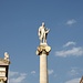 <b>Statua di Apollo di fronte all'Accademia Nazionale.</b>
