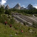Nella parte centrale, da sx: Il Pizzo Occidentale (m. 3349), il Pizzo Centrale (m. 3290, ed Orientale (m. 3333).