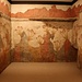 <b>Affresco "Primavera" da Thera (Santorini) (Civiltà minoica).<br />Fu trovato durante uno scavo ad Akrotiri nel 1970. È datato tra il 1550 e il 1500 a.C.<br />Raffigura dei gigli che crescono su delle rocce che per forma e colore sembrano vulcaniche, con rondini in volo.<br />(Atene, Museo Archeologico Nazionale).</b>