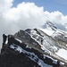 Panorama-Blick zurück zu Inners Barr-, Schölli-, dem bereits wolkenumhüllten Brunegg-, Weiss- und Bishorn