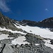 Erstmals Sicht auf's Surettahorn. Hier trennten wir uns. In der Mitte des Schneefeldes der markante Fels wo wir die Steigeisen montierten