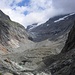 Der mit Geröll bedeckte Tre-La-Tete Gletscher 