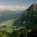 links vom Vorder Glärnisch 2327m liegt Glarus