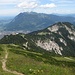 Blick vom Längefelderkopf nach Garmisch-Partenkirchen, dahinter das Estergebirge