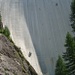<strong>Luzzone-Staumauer </strong>in ihrer ganzen Höhe. Die Kletterroute ist 165 m lang.