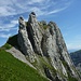 Fälenschafbergturm. Wir gingen links übers Grasband Richtung Fälenschafberg